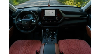 Аренда внедорожника Toyota Highlander в Алматы по цене от ₸46 000/сутки Toyota Highlander