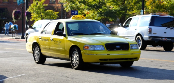 Прокат автомобилей против такси Прокат автомобилей против такси